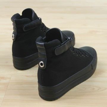 人本帆布鞋女2020新款厚底內增高學生休閑板鞋全黑工裝鞋女鞋