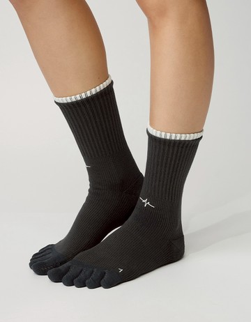 刺繡輕壓力高筒五趾襪- 深灰