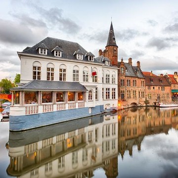 經典荷比法｜庫肯霍夫花園．童話羊角村．布魯日．雙宮導覽．塞納河遊船餐．五星11日|國泰航空雙點-25EU11AP01