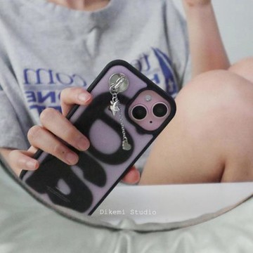 韓國ins小眾博主同款甜酷Y2K簡約字母愛心掛件黑邊殼適用iphone16promax/15pro蘋果13/12/11/17pro手機保護套