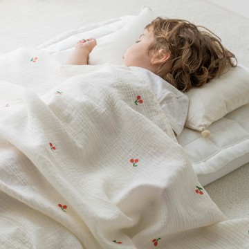 Uterus 嬰幼兒莫代爾紗布被  100 x 150 cm  櫻桃