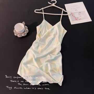 冰絲睡衣女夏季吊帶睡裙薄款可外穿性感仿絲綢淺綠夏天2025家居服