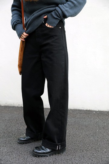 日產紅黑赤耳牛仔