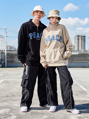 高領拉鍊PEACE字貼布繡長袖上衣