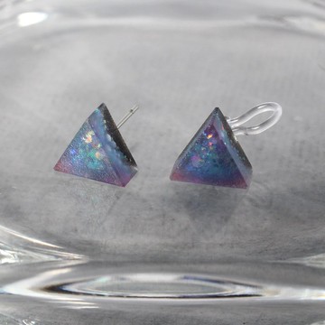樹脂耳環 / 流光綻紫 - 單隻 / 三角形 / 10 mm