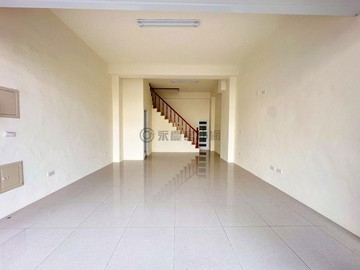 楊小扁~鄰桂林商圈10米正路翻修可店住美透天B｜高雄市小港區孔鳳路