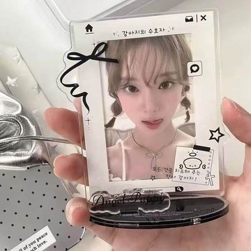 🔥現貨24H秒出🔥簡約芭蕾壓克力插卡立牌 3吋小卡相片展示架 桌面擺飾