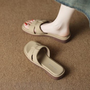 真皮踩屎感平底半拖女士外穿2025新款配裙子孕婦軟底不累腳涼拖鞋