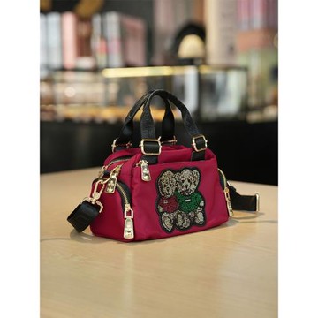 今年流行爆款手提斜挎包2026新款百搭小熊波士頓枕頭包小包包防水