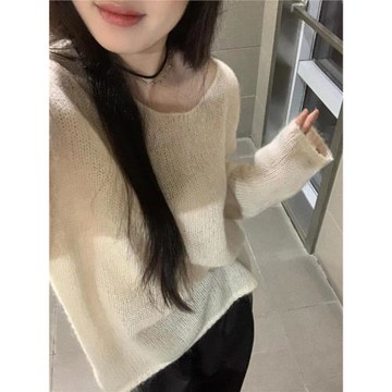 隨意慵懶風~軟糯白色馬海毛毛衣女2024早秋溫柔氣質薄款針織衫