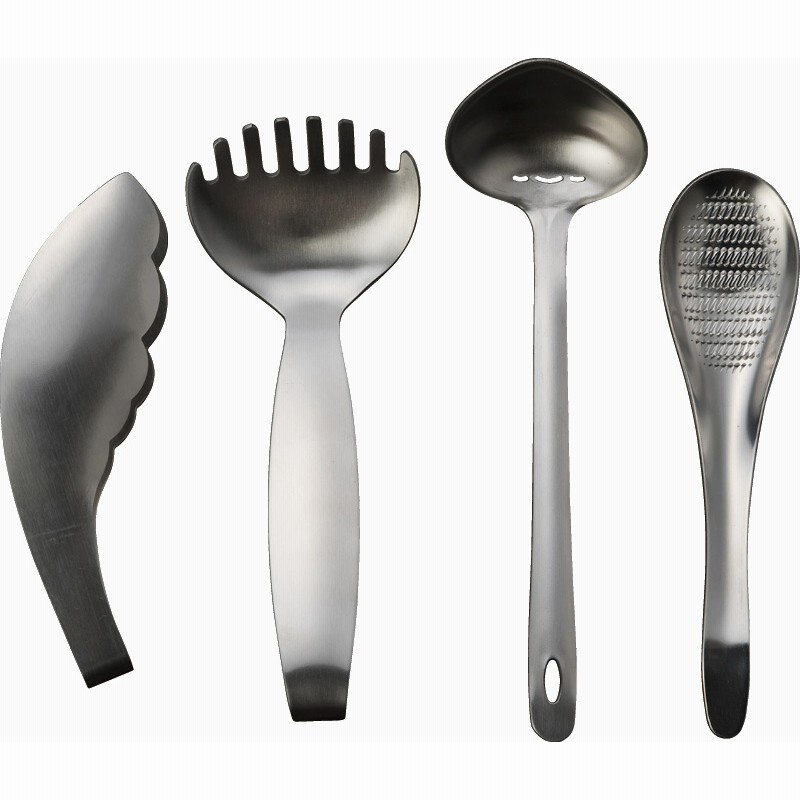 カローテ  キッチンツールセット4本 シリコン製調理器具セット フライ返し おたま トング 泡立て器 高耐熱性 ベージュ（4点セット）