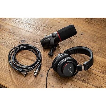 Focusrite Vocaster Broadcast Kit Broadcast Quality Dynamic Microphone, Closed-Back Headphones, and XLR Cable for Podcast Recording