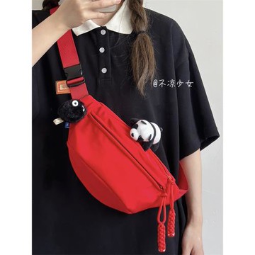 紅色簡約百搭大容量腰包女日系ins復古斜挎背包小眾休閑少女胸包