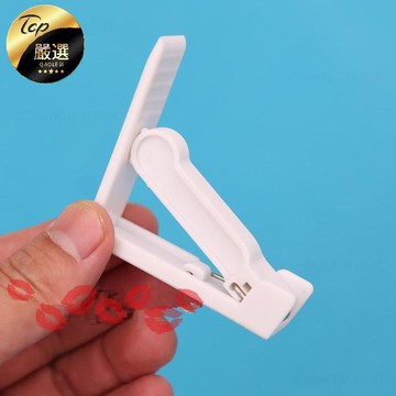 🏆臺灣 免運！防掉 落家居 檯布 科教用品 新款 塑料 桌布夾 家用 臺專 用佈 防移 固定夾