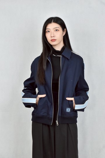 (M) loewe藍色拉鍊外套
