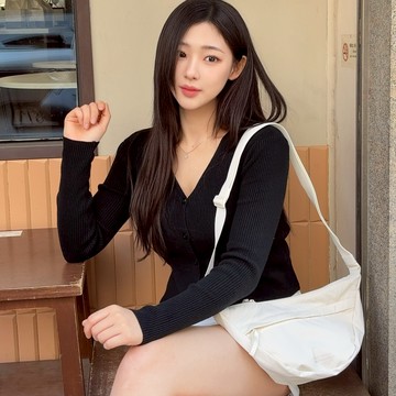 ADELIE 弧形斜背包 - 米白色