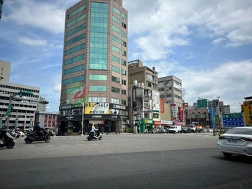 桃園市政府前正中山路上黃金透天店面稀有釋出｜桃園市桃園區中山路