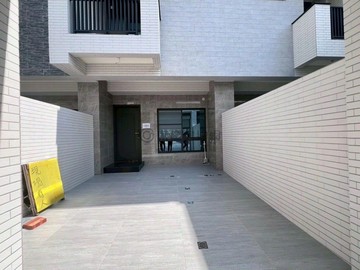 永康市中心全新車墅｜近勝利國小兵仔市｜生活機能強｜台南市永康區勝利街