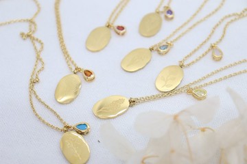 灑落花卉魔法 橢圓誕生花吊墜 精緻誕生石綻放