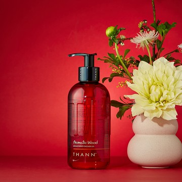 THANN Aromatic Wood Aromatherapy Shower Gel 320ml