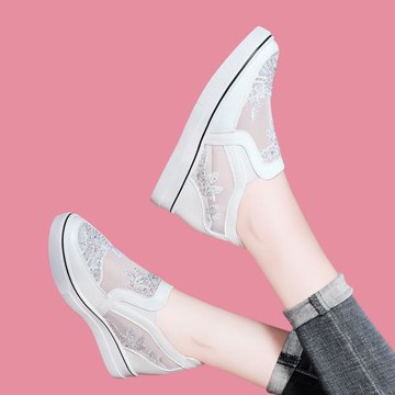 網紗鞋內增高小白鞋爆款媽媽網鞋一腳蹬軟蕾絲水鉆坡跟透氣配裙子