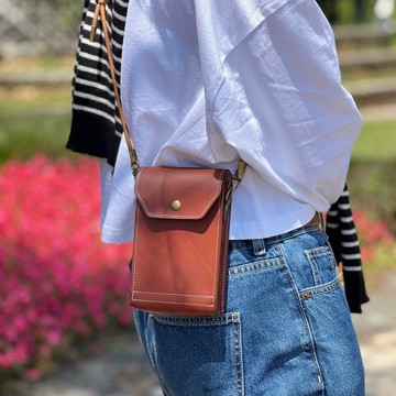 真皮手機包 皮革斜背包 手機掛繩 3C周邊/旅行用品/情人節禮盒