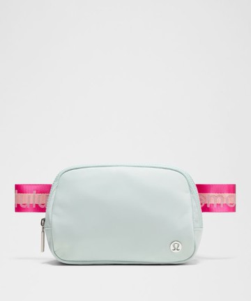 Everywhere Belt Bag 1L Wordmark
