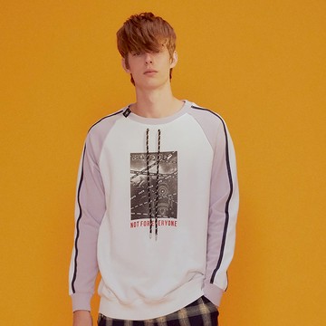 【Off-season sale】中性款 袖拼接圓領T運動衫 /