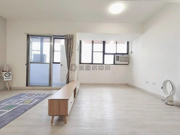 亞灣區近三多商圈捷運｜低總價中高樓溫馨明亮1+1房｜高雄市苓雅區四維四路