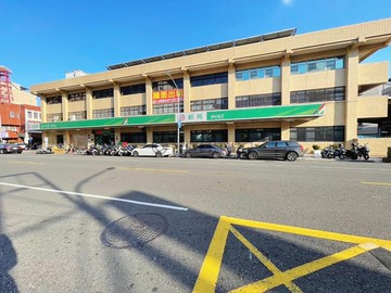 獅甲捷運站陽台進出公寓~需大整理~自由設計｜高雄市前鎮區復興新巷