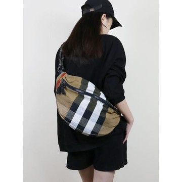 馬鞍包大容量餃子包女斜挎格子帆布包時尚休閑單肩包新款小眾胸包