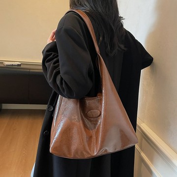 特賣🎀大容量包包秋季新款女式通懃2025百搭軟皮高級感單肩包百搭託特包 學生上課手提斜挎包 大容量防水單間側背郵差包 相