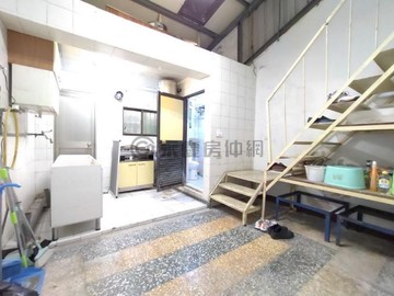 輕軌籬仔內站/瑞祥學區便宜透天｜高雄市前鎮區班超路