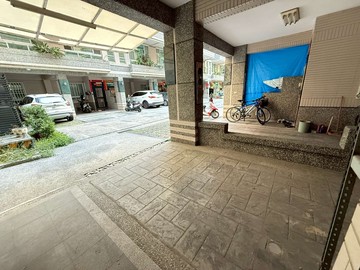 ★鳳甲映美墅｜社區靜謐｜車庫別墅★｜高雄市鳳山區公園一街