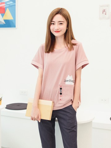 萌系貓咪刺繡口袋高含棉寬版T恤/上衣