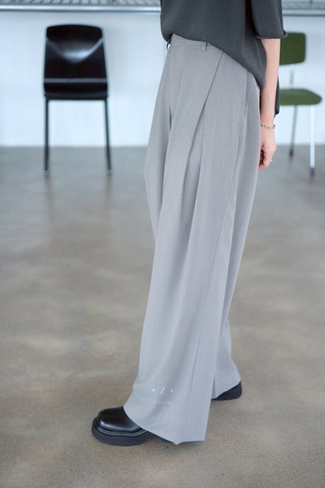 WINGS細直紋壓摺落地西裝褲 - 2色 - 灰條