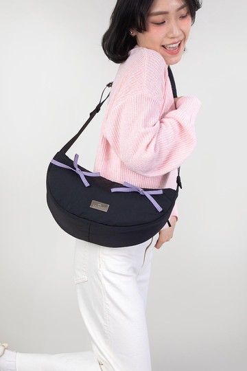 【DOUGHNUT】防潑水 手提/肩背/斜背 小澎澎半月包 蝴蝶結-黑 SE