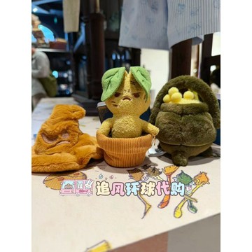 免運代購 💡  環球影城代購哈利波特正版重返霍格沃茨魔藥坩堝曼德拉草毛絨掛件 送人 生日禮物 交換禮物
