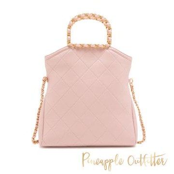 Pineapple-Outfitter-菱格壓紋金屬感斜肩包-粉色