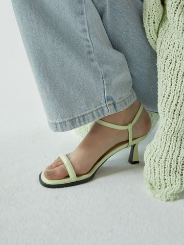 Roomy Sandal - Essential_Green