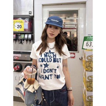 川川也 美式原創星星創意字母做舊印花正肩短袖T恤女辣妹休閑上衣