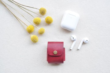 AirPods 1 & 2 代皮革保護套-棗紅