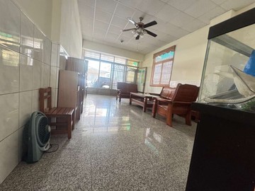 岡山近樂購廣場、秀泰電影院/邊間美透天(可停車)｜高雄市岡山區光潭路