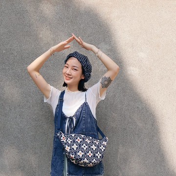 半月斜背包 / 彩色大窗花 兩色