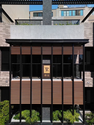 西屯十二期文修公園旁✅全新✅臨路✅雙車電梯店墅｜台中市西屯區上墩路