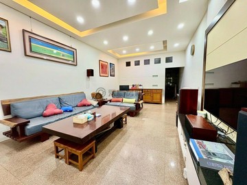 竹北稀有．中正西路前後陽台優質美透天｜新竹縣竹北市中正西路