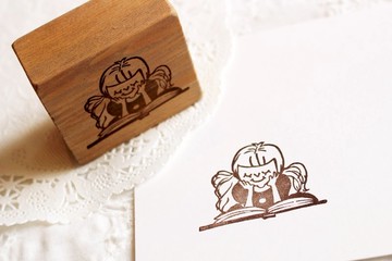 【好評加售】愛讀書女孩 木頭印章