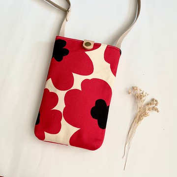 罌粟花。手機背帶包。拉鍊內袋。皮釦帶。可頸掛斜肩背。設計布