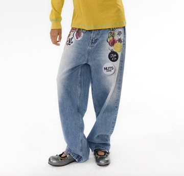 日系復古 漂浮勳章印刷牛仔褲