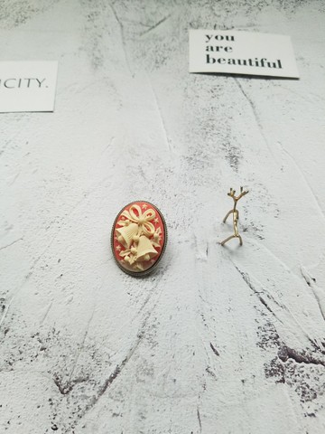 聖誕主題粉色鈴鐺胸針胸花趣味百搭徽章